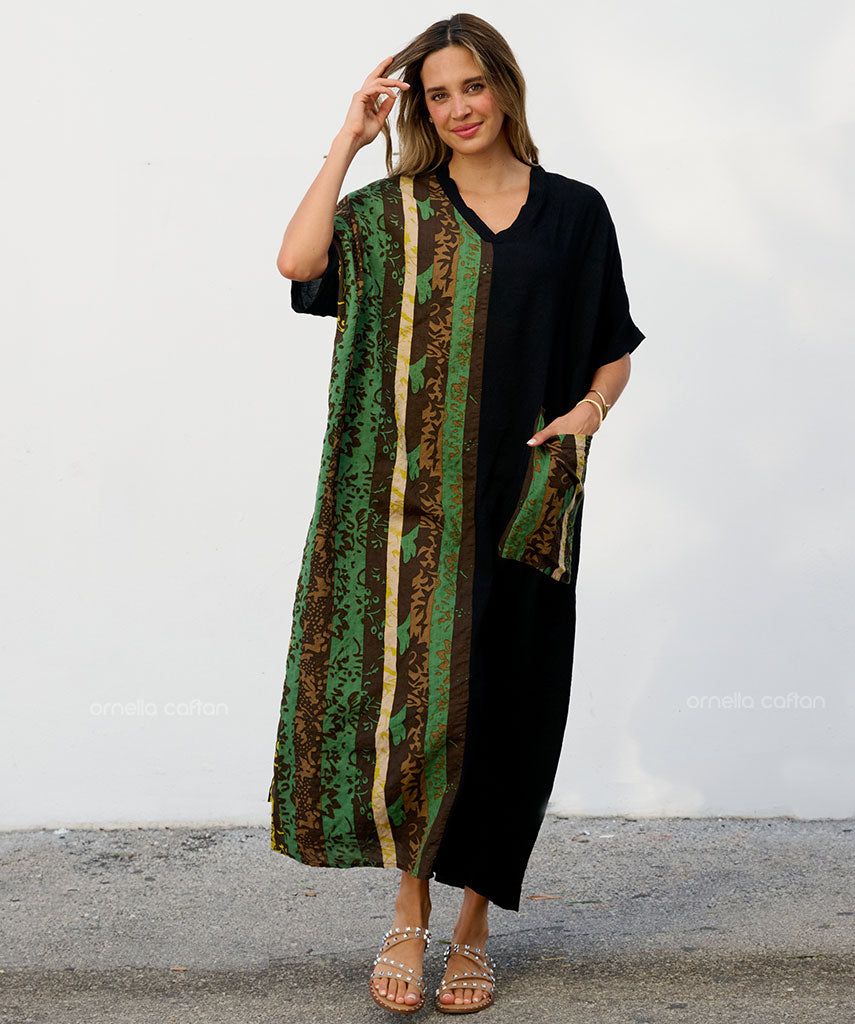 Lässiges Kleid mit einer Tasche