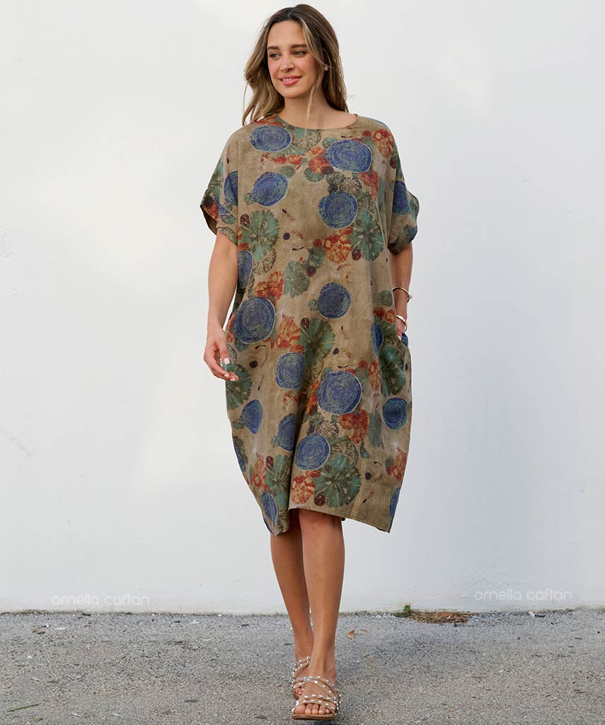 Kurzes, lässiges Kleid mit Taschen