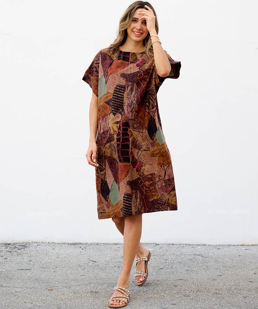 Kurzes, lässiges Kleid mit Taschen