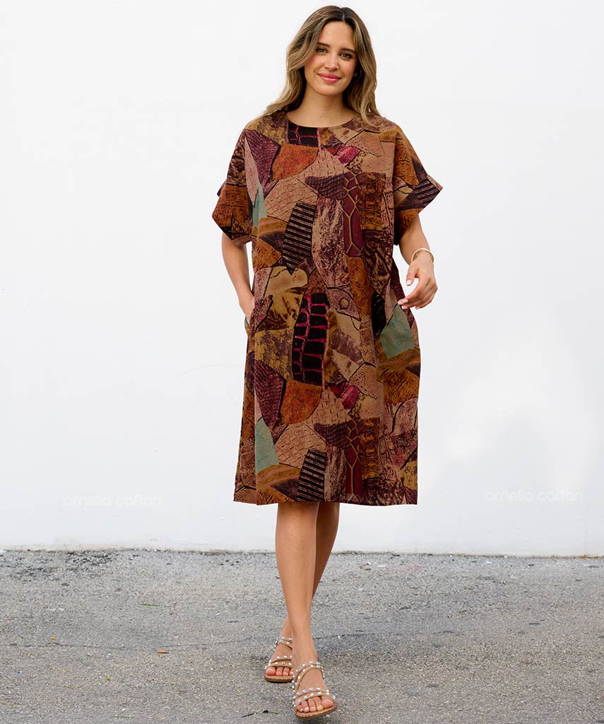 Kurzes, lässiges Kleid mit Taschen