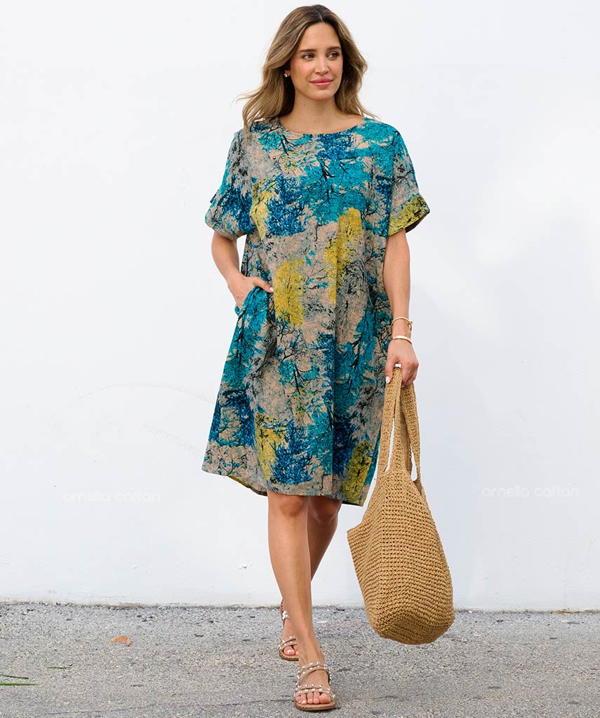 Kurzes, lässiges Kleid mit Taschen
