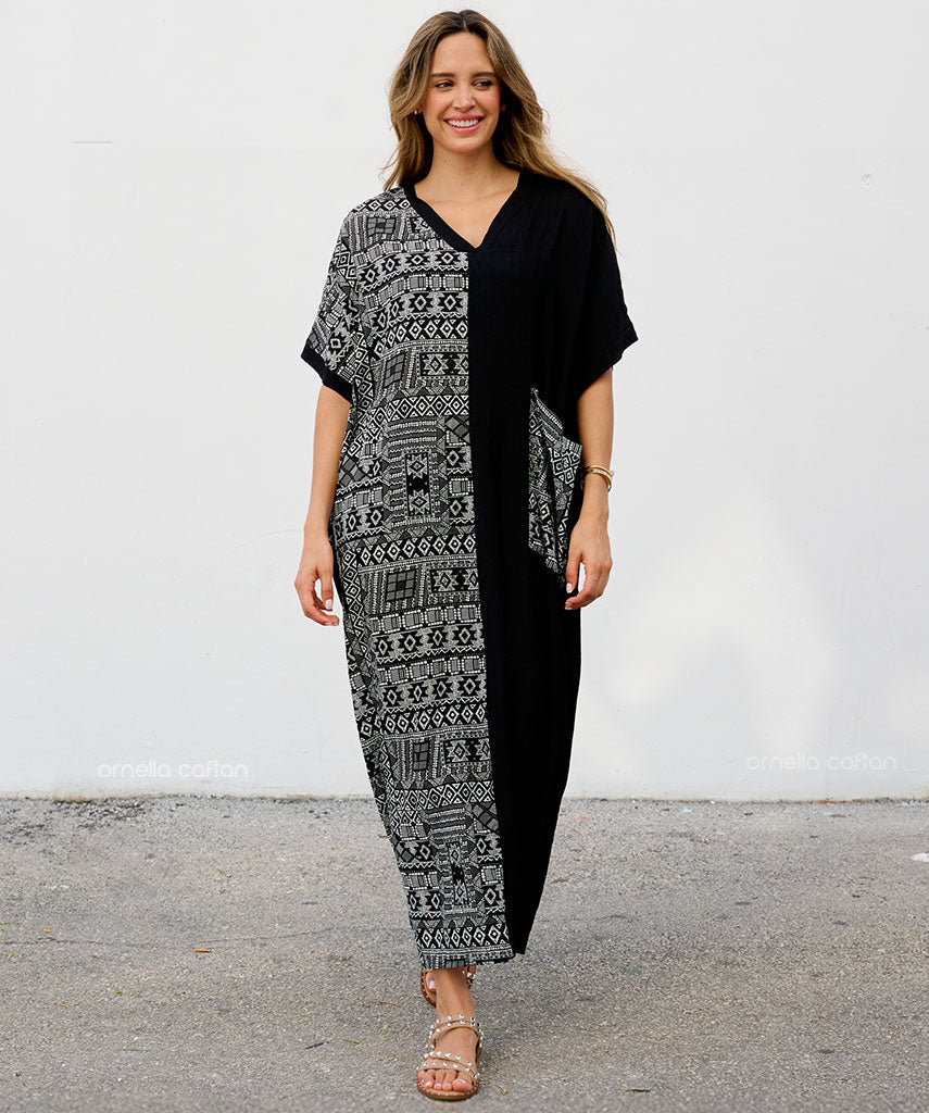 Lässiges Kleid mit einer Tasche