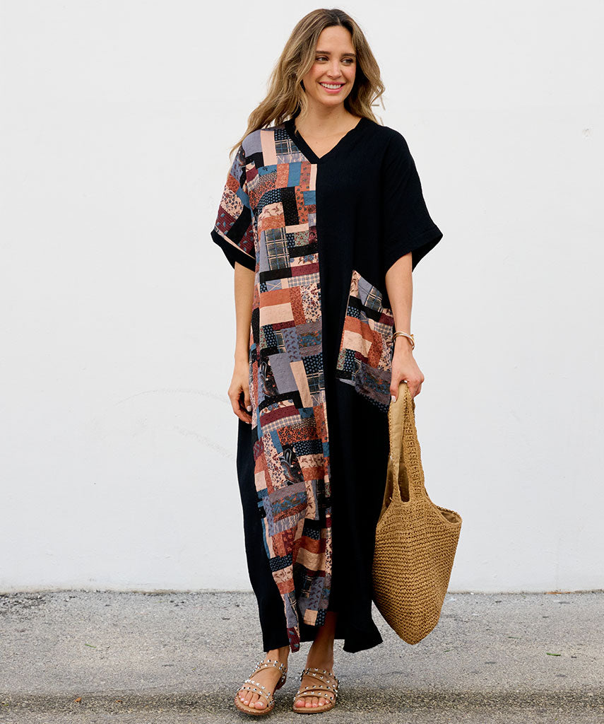 Lässiges Kleid mit einer Tasche