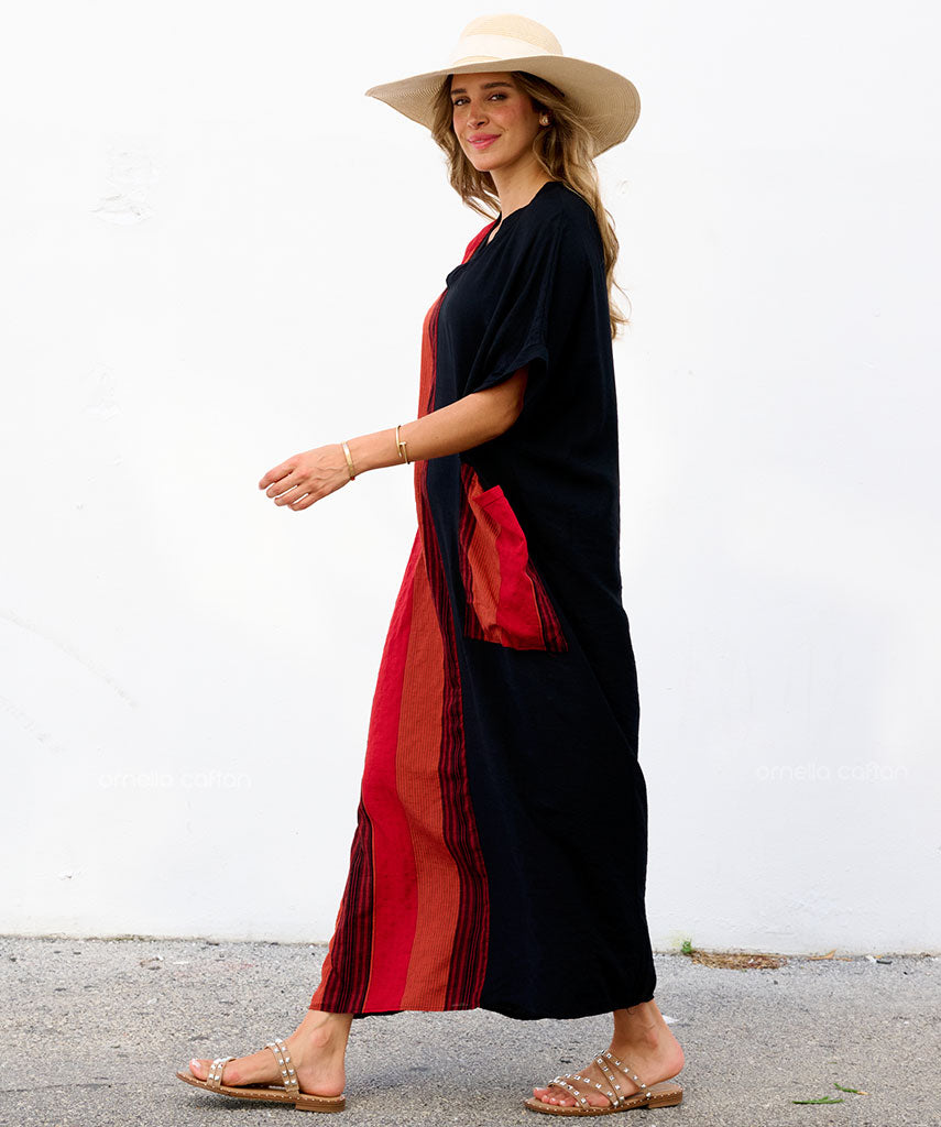 Lässiges Kleid mit einer Tasche