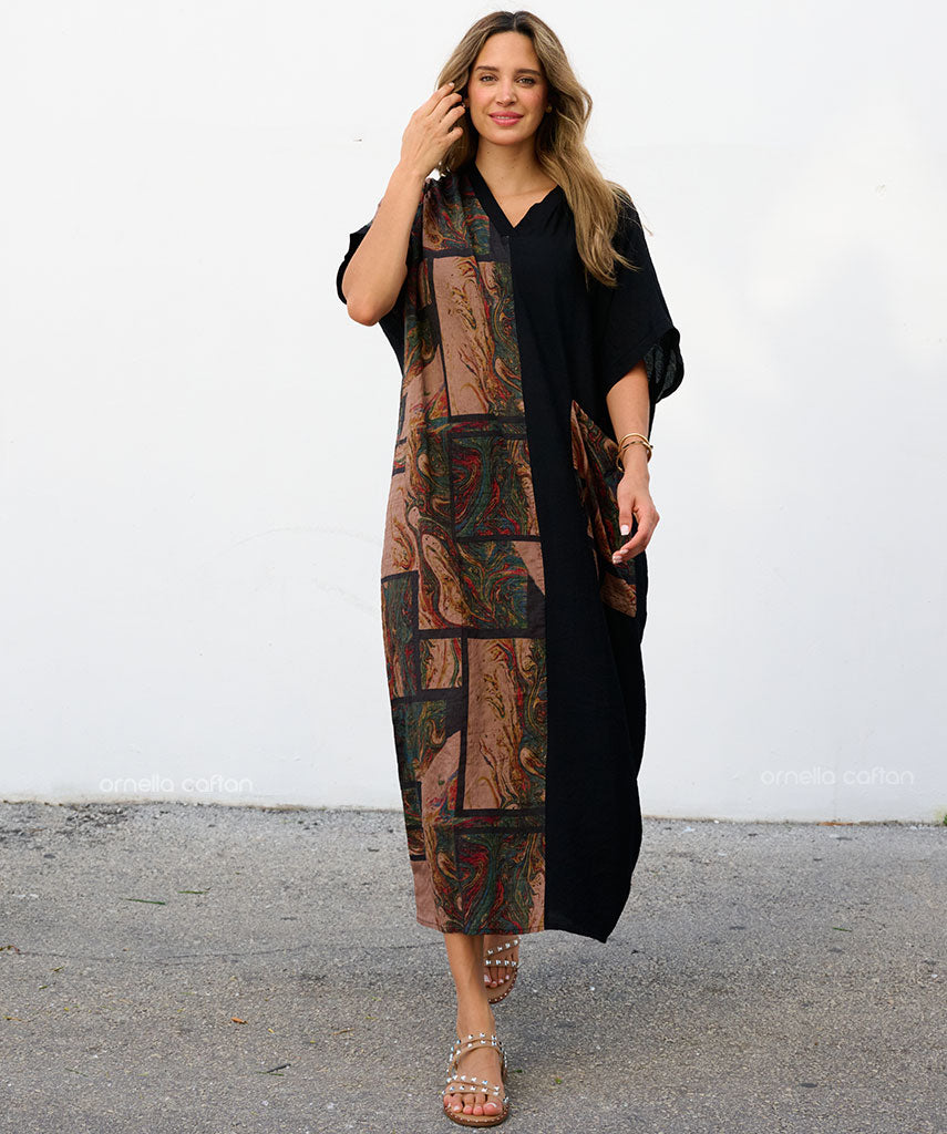 Lässiges Kleid mit einer Tasche