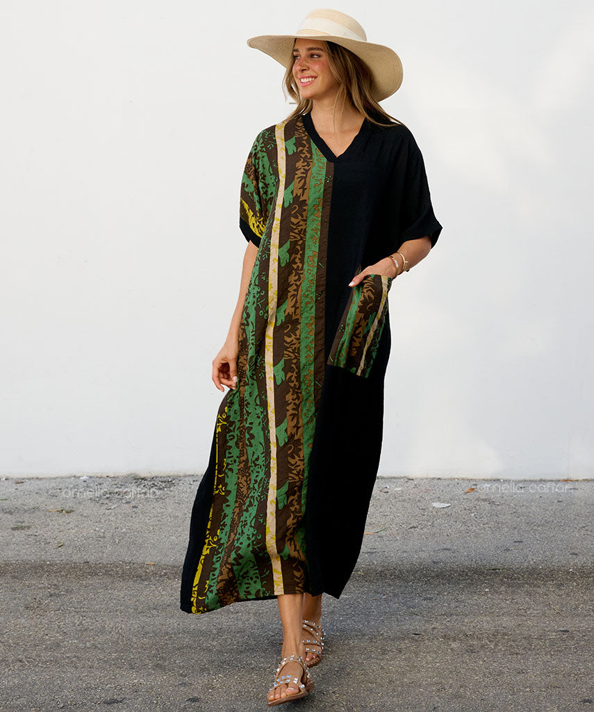 Lässiges Kleid mit einer Tasche