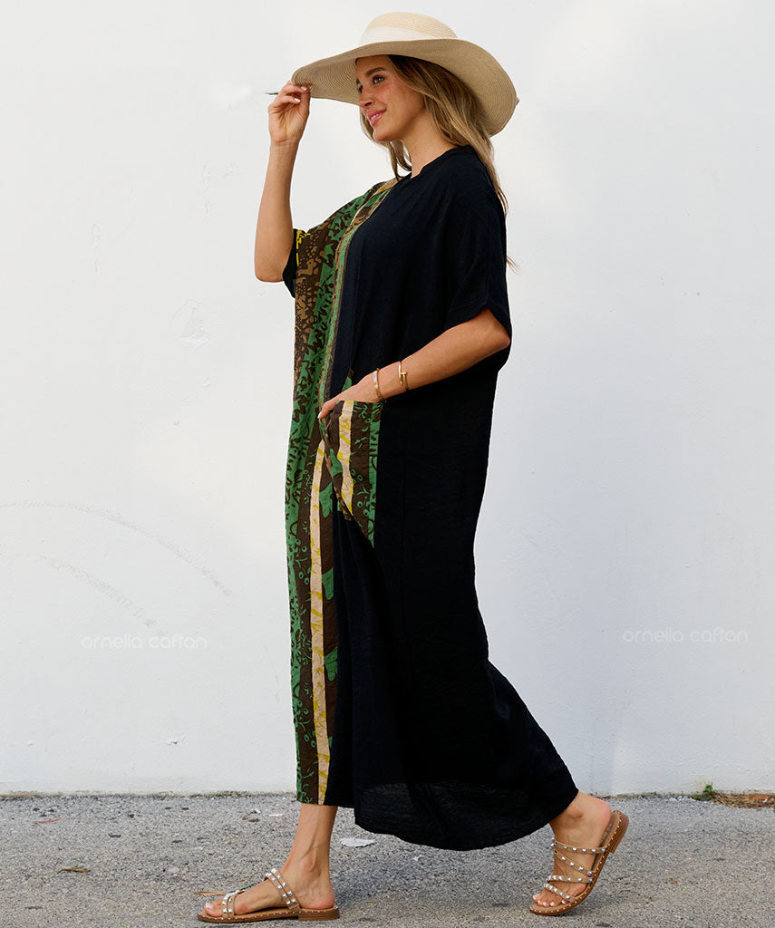 Lässiges Kleid mit einer Tasche