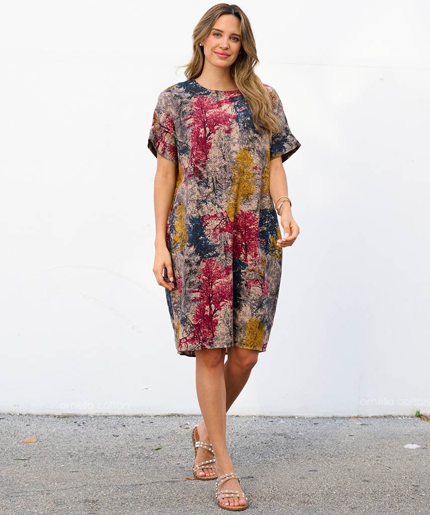 Kurzes, lässiges Kleid mit Taschen