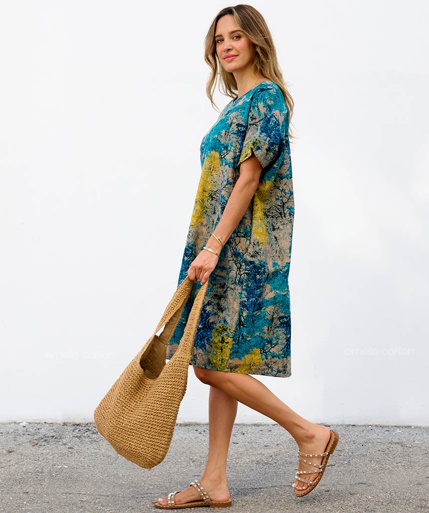 Kurzes, lässiges Kleid mit Taschen